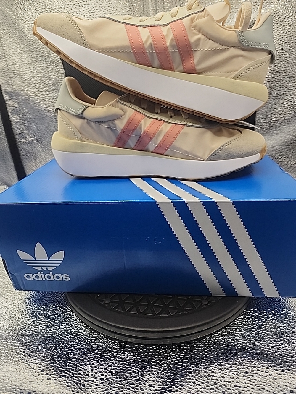 Adidas 7 W, 6 M Country XLG J Running Sneakers Cream/Tan NWT Comfortable Casual